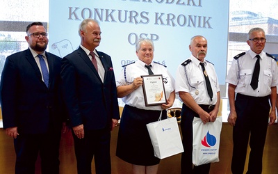 Pierwsza nagroda trafiła w ręce kronikarki z OSP Przełęk.