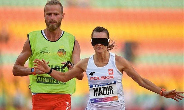 Joanna Mazur i jej przewodnik Michał Stawicki w finałowym biegu na dystansie 100 metrów podczas lekkoatletycznych mistrzostw Europy osób niepełnosprawnych.
23.08.2018 Niemcy, Berlin
