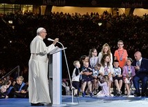 W spotkaniu z papieżem Franciszkiem podczas Festiwalu Rodzin uczestniczyło 85 tys. osób.