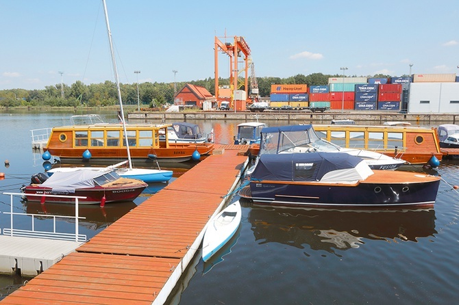 Widok z mariny – przystani turystycznej na gliwicki port.