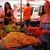 Smaczne produkty można nie tylko kupić na bazarze, ale i znaleźć na trawniku