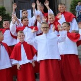 Ministranci modlą się o dobry rok szkolny