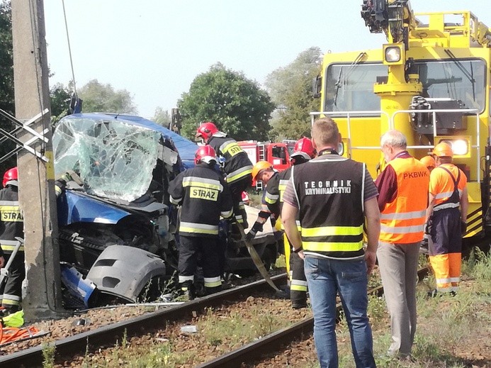 Wypadek na przejeździe pod Skierniewicami