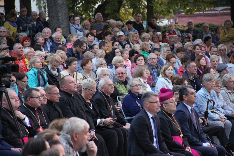 Poświęcenie pomnika patrona Zielonej Góry