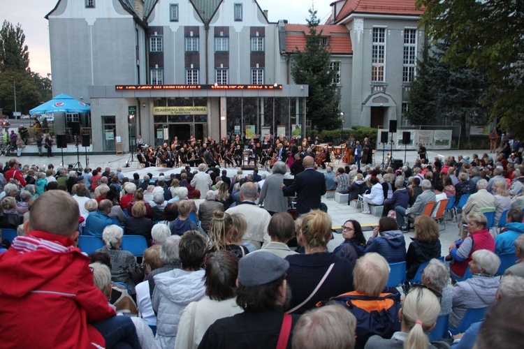 Poświęcenie pomnika patrona Zielonej Góry