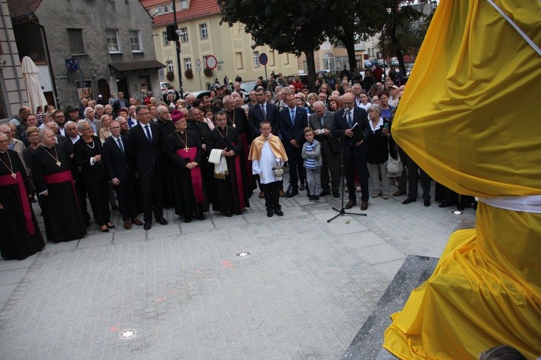 Poświęcenie pomnika patrona Zielonej Góry