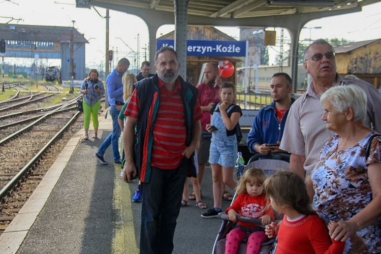 Znaczki pocztowe z okazji 100-lecia parowozowni w Kędzierzynie-Koźlu