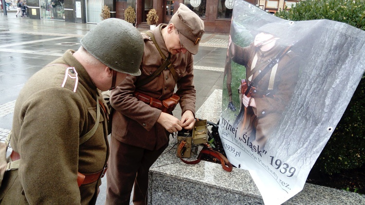 Rekonstruktorzy na katowickim rynku 