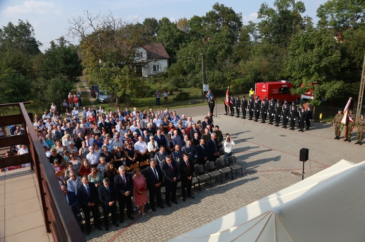 Pomnik w Ćwikowie jak nowy