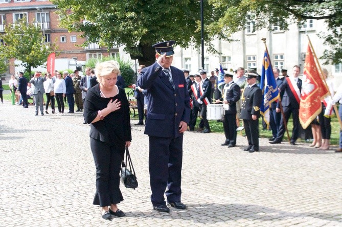 Nie możemy żyć, nie pamiętając