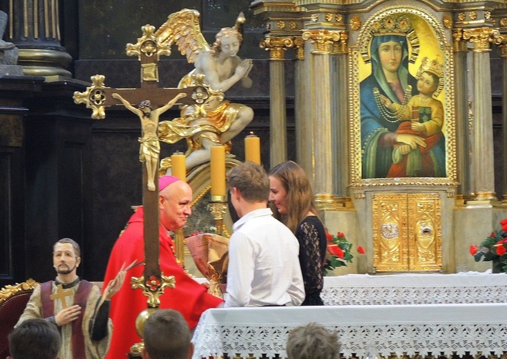 Inauguracja roku szkolnego z bp. Piotrem Gregerem w Cieszynie