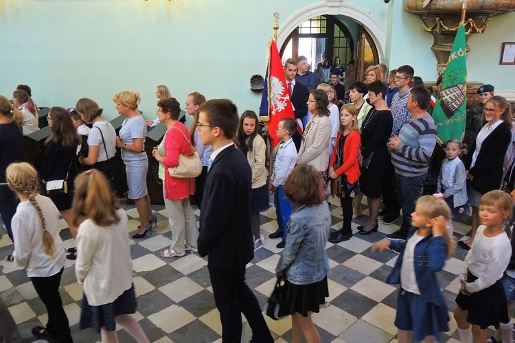 Inauguracja roku szkolnego z bp. Piotrem Gregerem w Cieszynie