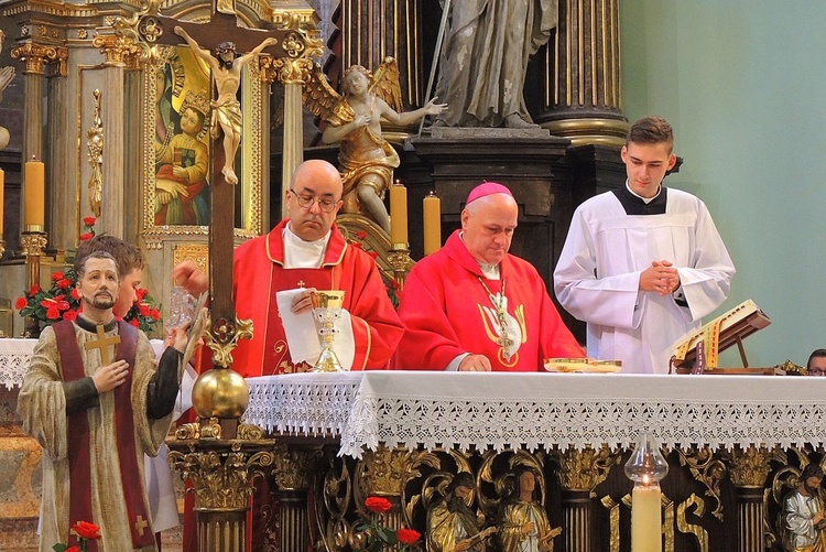 Inauguracja roku szkolnego z bp. Piotrem Gregerem w Cieszynie