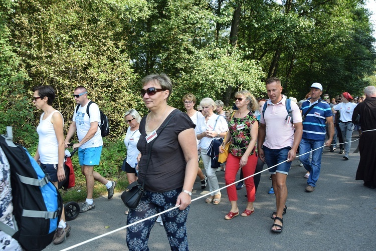 Pielgrzymka z Nowego Miasta nad Pilicą do Studzianny