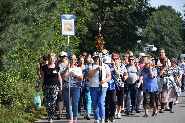 Pielgrzymka z Nowego Miasta nad Pilicą do Studzianny