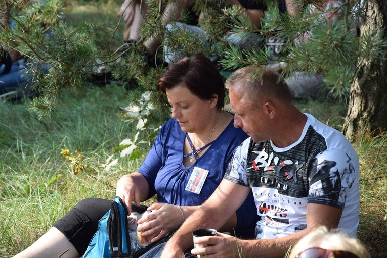 Pielgrzymka z Nowego Miasta nad Pilicą do Studzianny