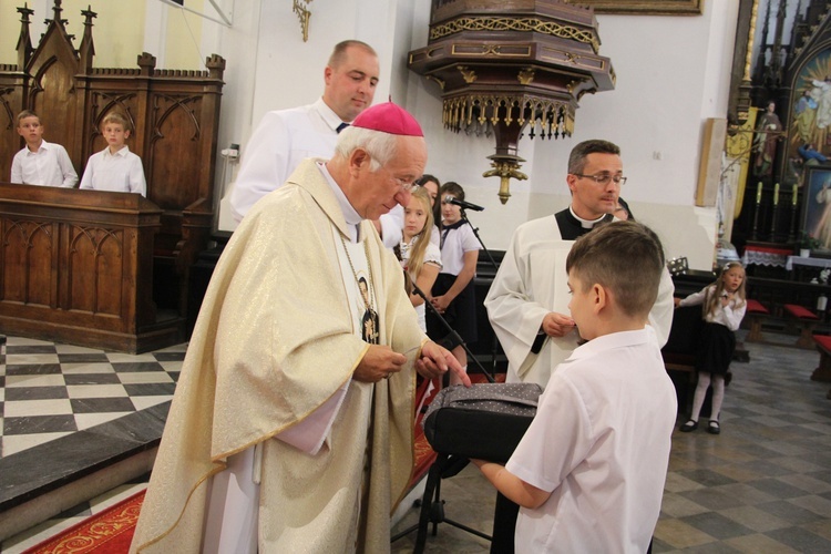 Otwarcie nowego budynku szkoły katolickiej w Kutnie