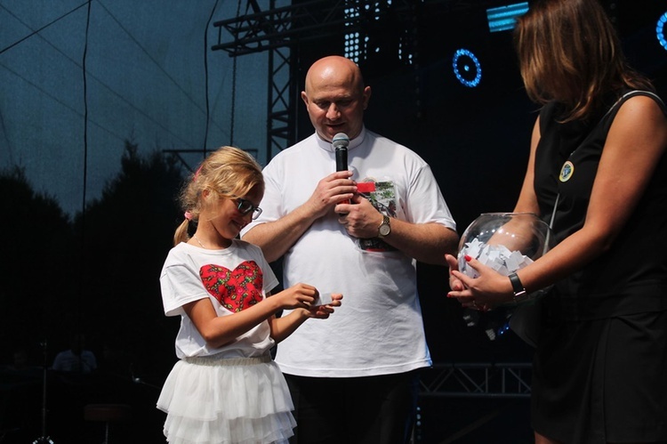 Łąkta - Msza św. i iluminacje