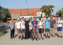 Klerycy zmierzali na Jasną Górę przez siedem dni. Hasłem, które rozważali, była „Komunia”.