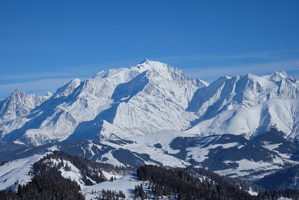 Mont Blanc - władze wprowadzają pozwolenia na wejście