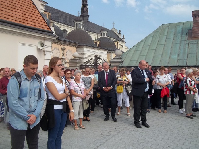 Dożynkowa pielgrzymka rolników 