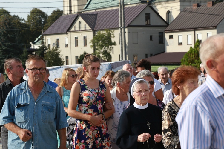 Procesja maryjna w Odporyszowie