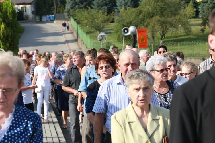 Procesja maryjna w Odporyszowie