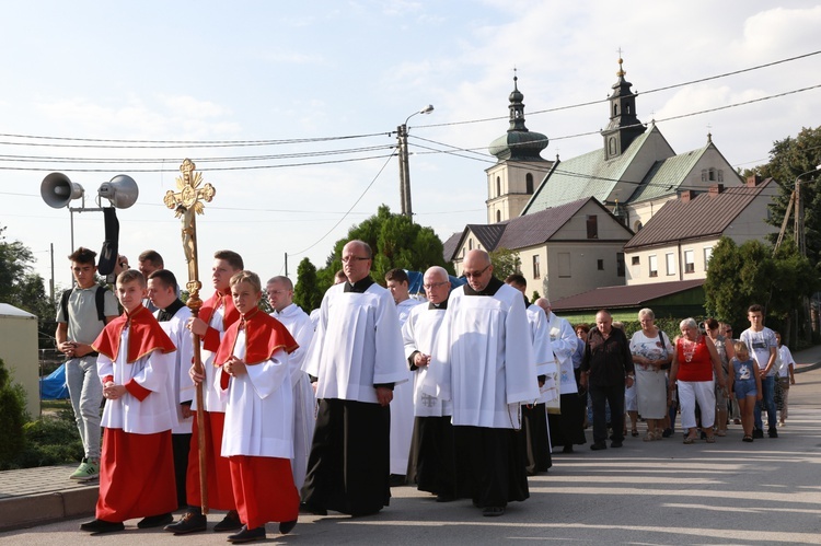 Procesja maryjna w Odporyszowie