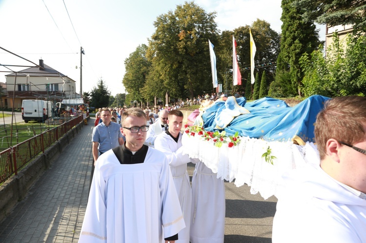 Procesja maryjna w Odporyszowie