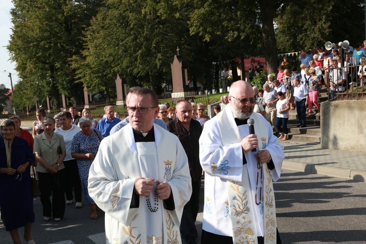 Procesja maryjna w Odporyszowie