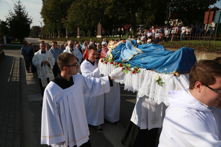 Procesja maryjna w Odporyszowie