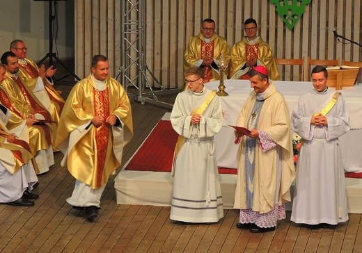 Młodzi w amfiteatrze pod Grojcem w Żywcu 2018