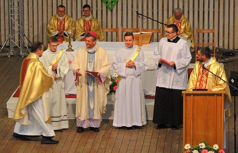 Młodzi w amfiteatrze pod Grojcem w Żywcu 2018