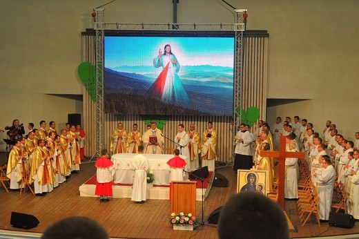 Młodzi w amfiteatrze pod Grojcem w Żywcu 2018