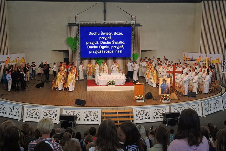 Młodzi w amfiteatrze pod Grojcem w Żywcu 2018