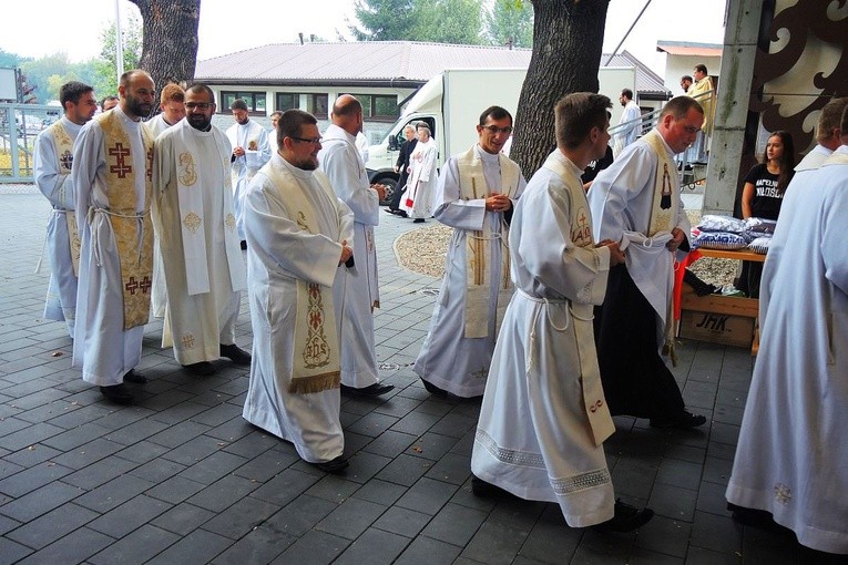 Młodzi w amfiteatrze pod Grojcem w Żywcu 2018