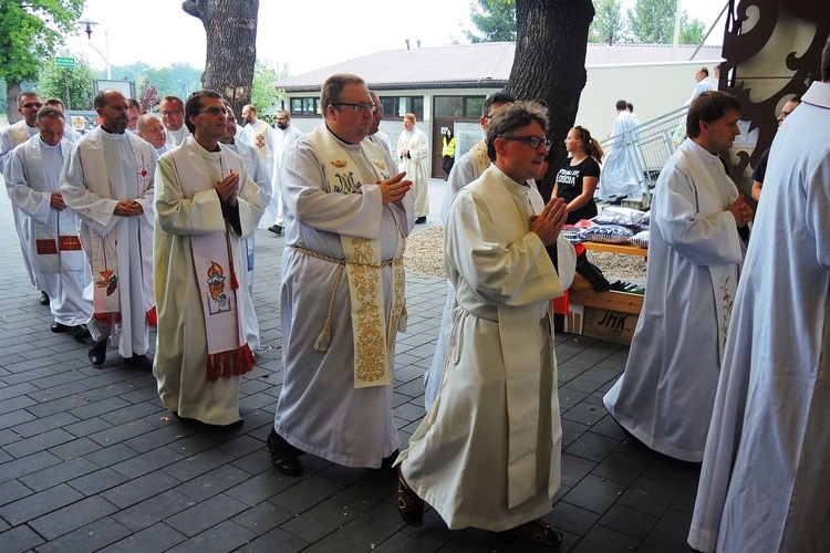 Młodzi w amfiteatrze pod Grojcem w Żywcu 2018