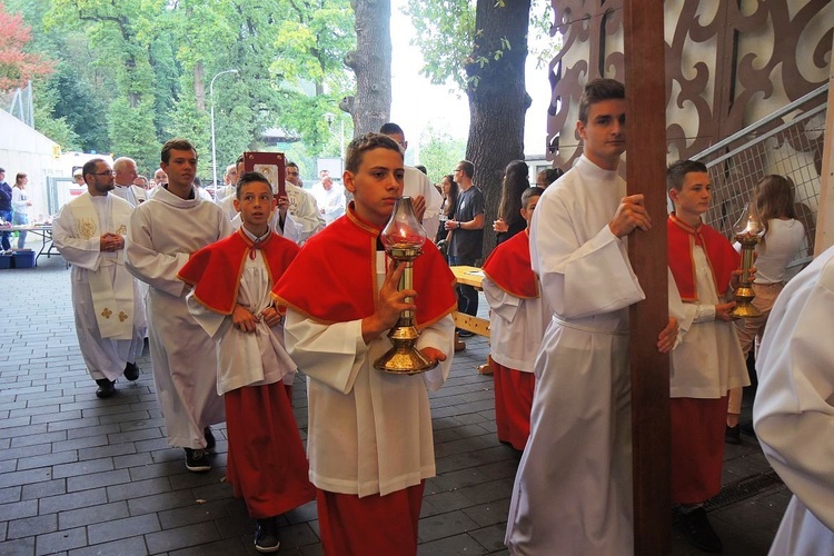 Młodzi w amfiteatrze pod Grojcem w Żywcu 2018