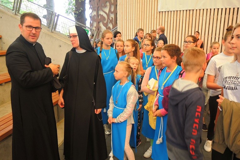 Młodzi w amfiteatrze pod Grojcem w Żywcu 2018