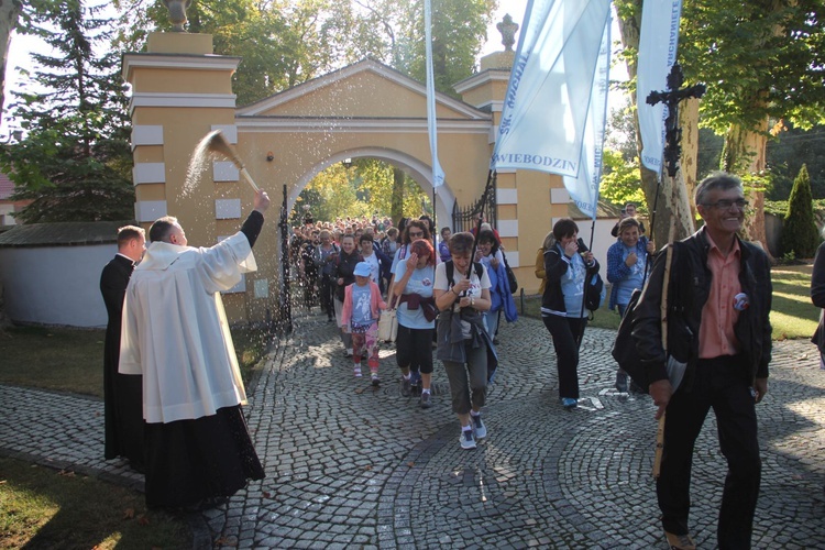 Pielgrzymka ze Świebodzina do Rokitna