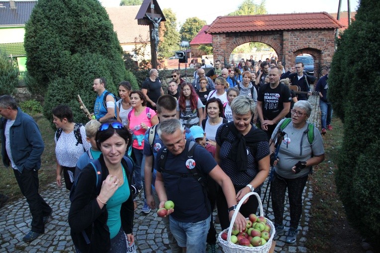 Pielgrzymka ze Świebodzina do Rokitna
