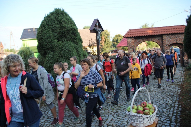 Pielgrzymka ze Świebodzina do Rokitna