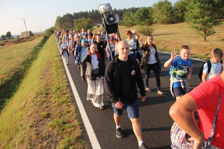 Pielgrzymka ze Świebodzina do Rokitna