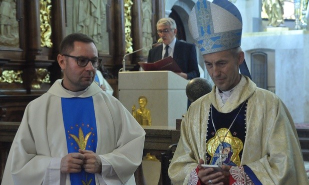 Bp Stanisław Salaterski (z prawej) i ks. Rafał Słomba