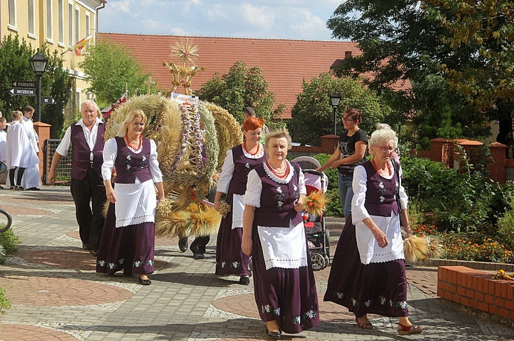 Sanktuarium Matki Bożej Jutrzenki Nadziei pełne wiernych