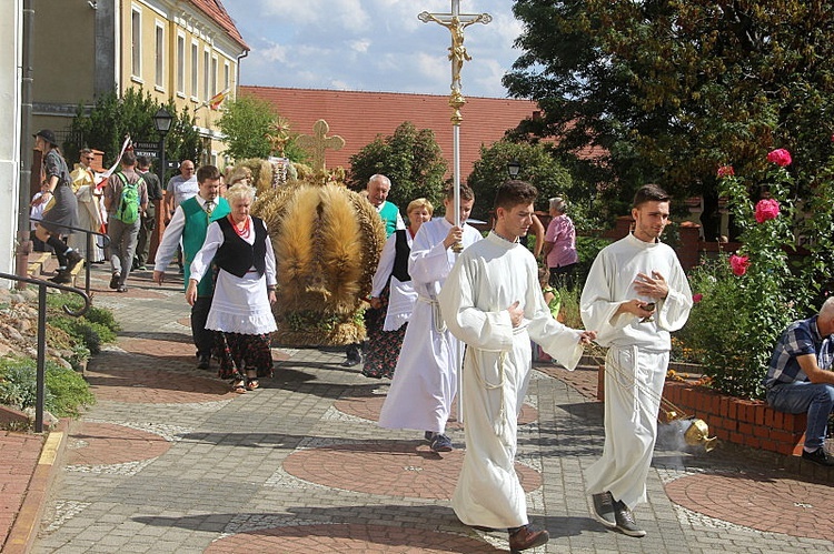 Sanktuarium Matki Bożej Jutrzenki Nadziei pełne wiernych