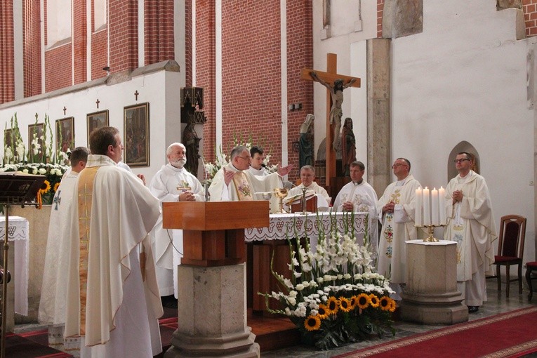 U Matki Bożej Zwycięskiej-Mariampolskiej
