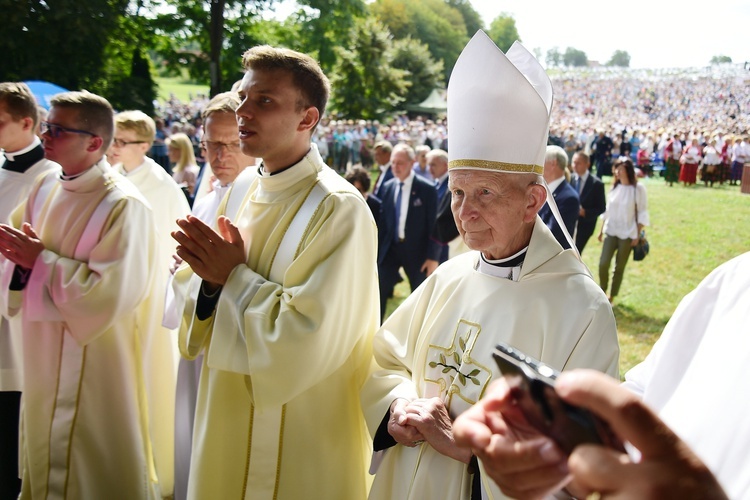 Odpust i dożynki diecezjalne w Gietrzwałdzie