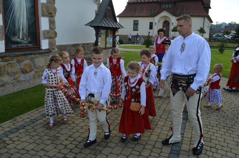 Dożynki parafialne w Miętustwie