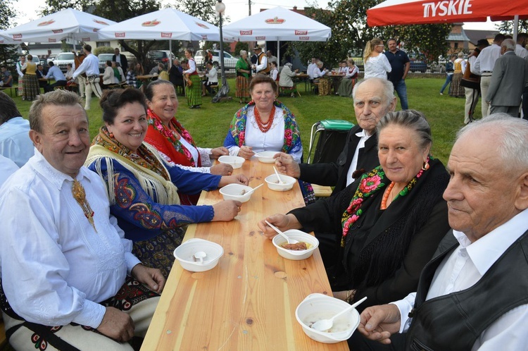 Dożynki parafialne w Miętustwie